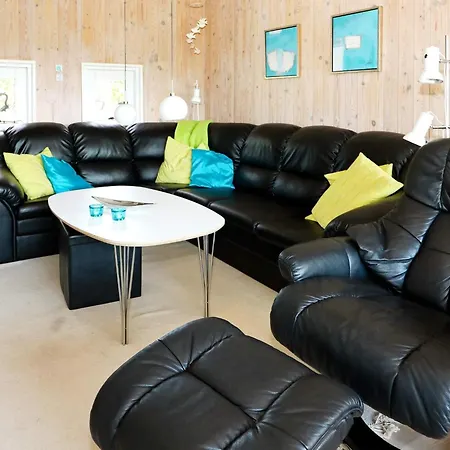 6 Person In Hadsund *